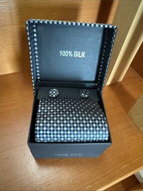 🆕 Men's Black & Gray Check Silk Tie with Matching Cufflinks & pocket square